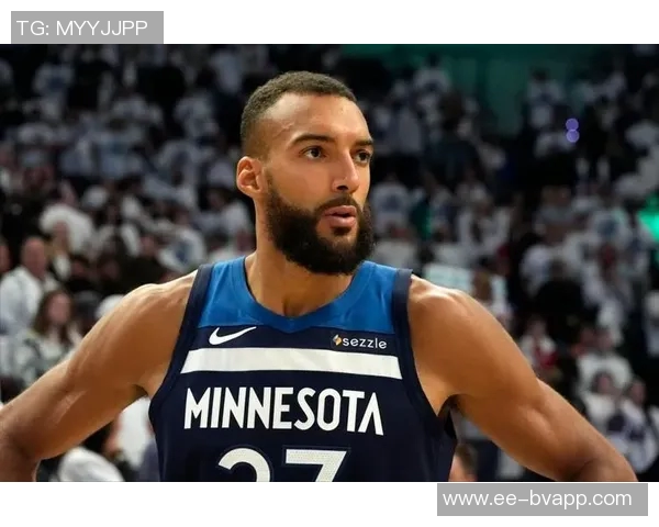 华子称赞戈贝尔为防守核心他的存在让球队在比赛中更有胜算