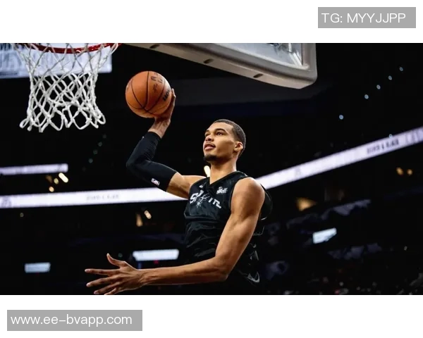 马刺上半场狂轰84分创队史第二高纪录仅次于1984年87分 马刺上半场狂轰84分创队史第二高纪录仅次于1984年87分