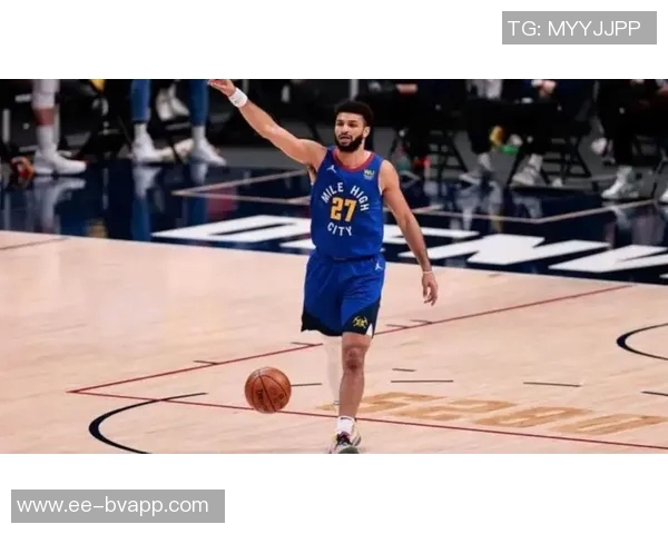 湖人防守升级穆雷被隐身LBJ篮下遭遇重击却未获哨声