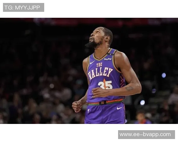 杜兰特关键时刻表现低迷上场末节仅得1分今日加时赛再遭冷遇